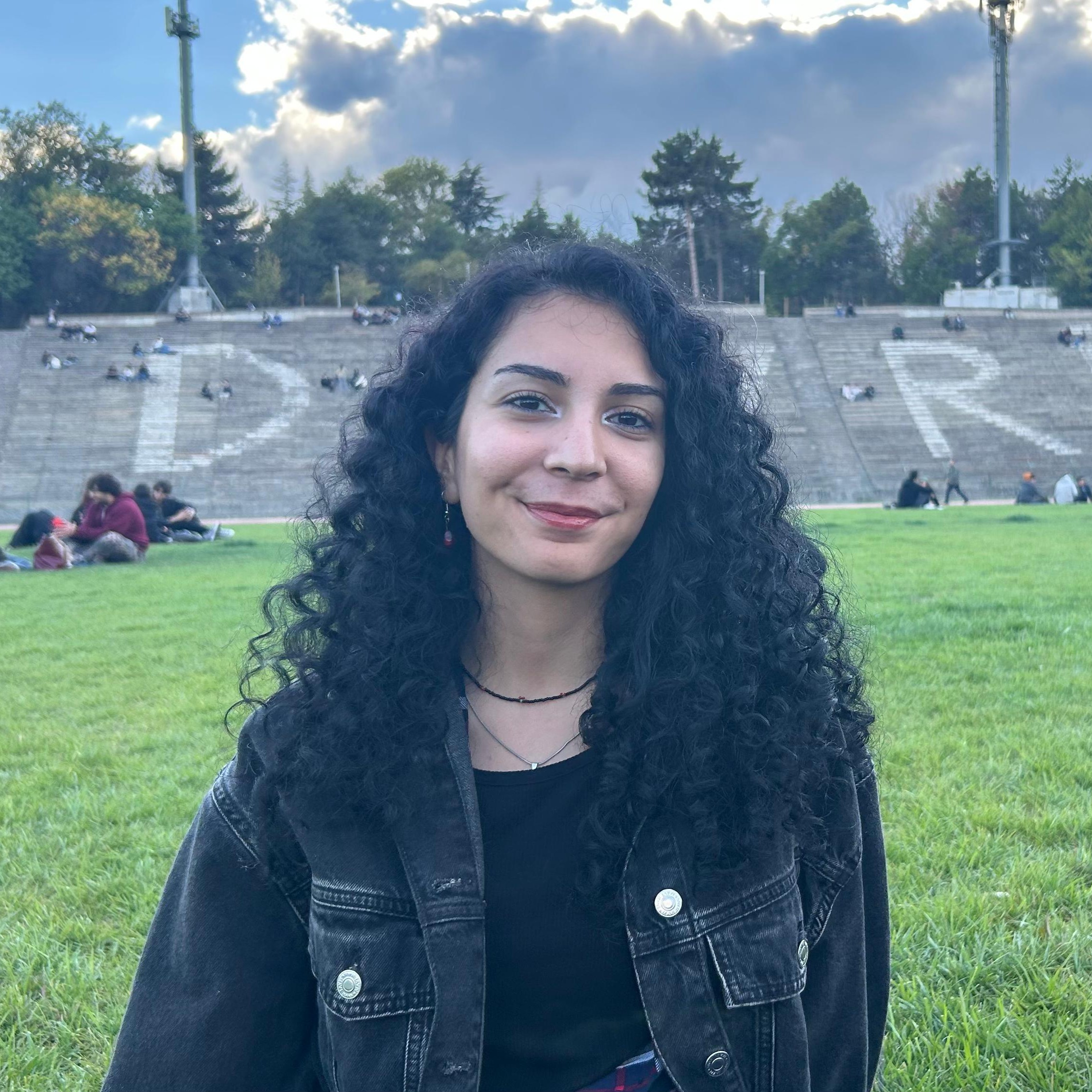 Elif Sezer